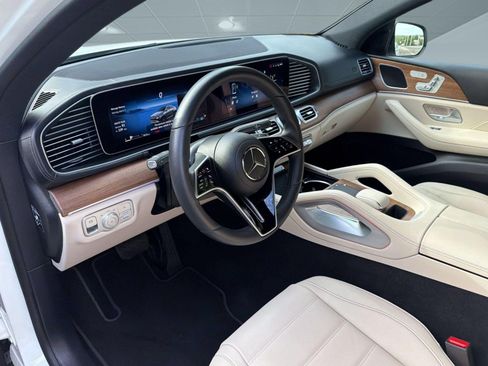Used 2025 Mercedes-Benz GLE 450 4MATIC Coupe image 4
