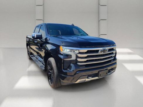 Used 2023 Chevrolet Silverado 1500 High Country w/ Technology Package AWD/4WD image 3