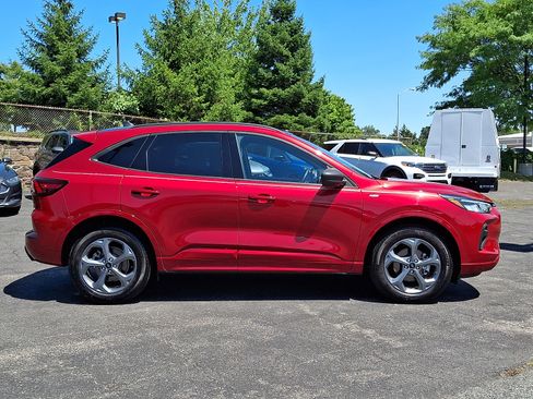 Certified 2024 Ford Escape ST-Line w/ Tech Pack #1 AWD/4WD image 7
