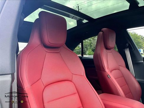 Used 2026 Porsche Macan Electric RWD image 28