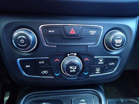 Used 2018 Jeep Compass Trailhawk image 16