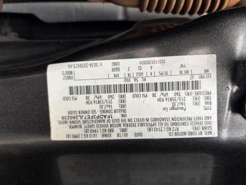 Used 2018 Ford Focus SE w/ SE Appearance Package FWD image 23