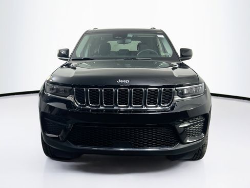 Used 2023 Jeep Grand Cherokee Laredo w/ Luxury Tech Group I image 2