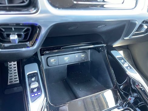 Used 2023 Kia Sorento SX AWD/4WD image 19