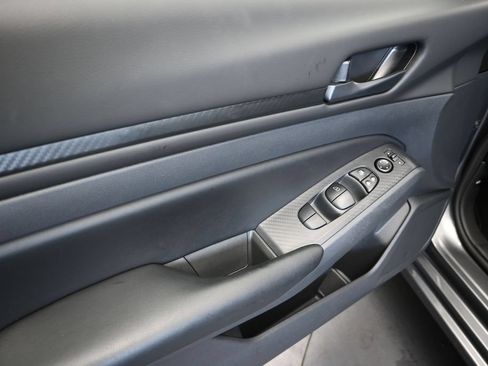 Used 2025 Nissan Altima 2.5 S FWD image 11