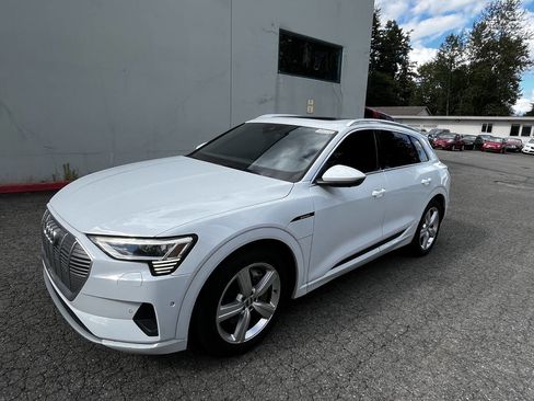 Used 2019 Audi e-tron Premium Plus w/ Cold Weather Package AWD/4WD image 1