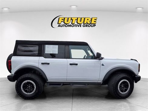 Certified 2023 Ford Bronco Black Diamond w/ Sasquatch Package image 3