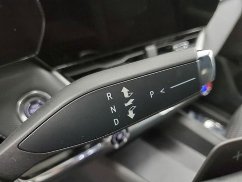 Used 2025 Chevrolet Equinox LT w/ Safety and Technology Package image 32