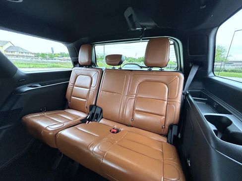 Used 2020 Lincoln Navigator Reserve w/ Equipment Group 208A Reserve AWD/4WD image 22