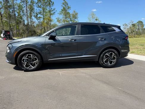 Used 2025 Kia Sportage LX image 2