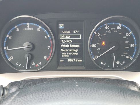 Used 2017 Toyota RAV4 LE image 15