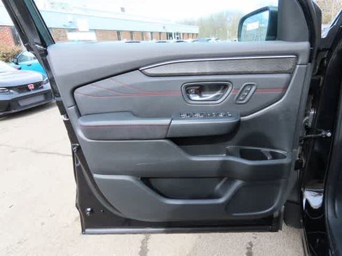 New 2026 Honda Pilot Black Edition image 19