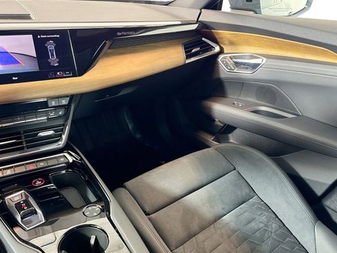 Used 2023 Audi e-tron GT Premium Plus image 21
