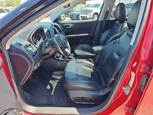 Used 2018 Jeep Compass Limited w/ Navigation Group AWD/4WD image 11