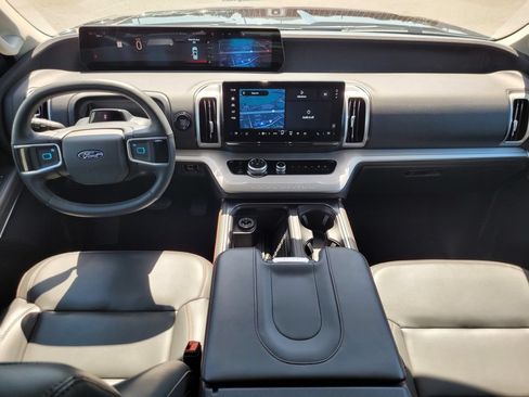 Used 2025 Ford Expedition Max Active AWD/4WD image 14