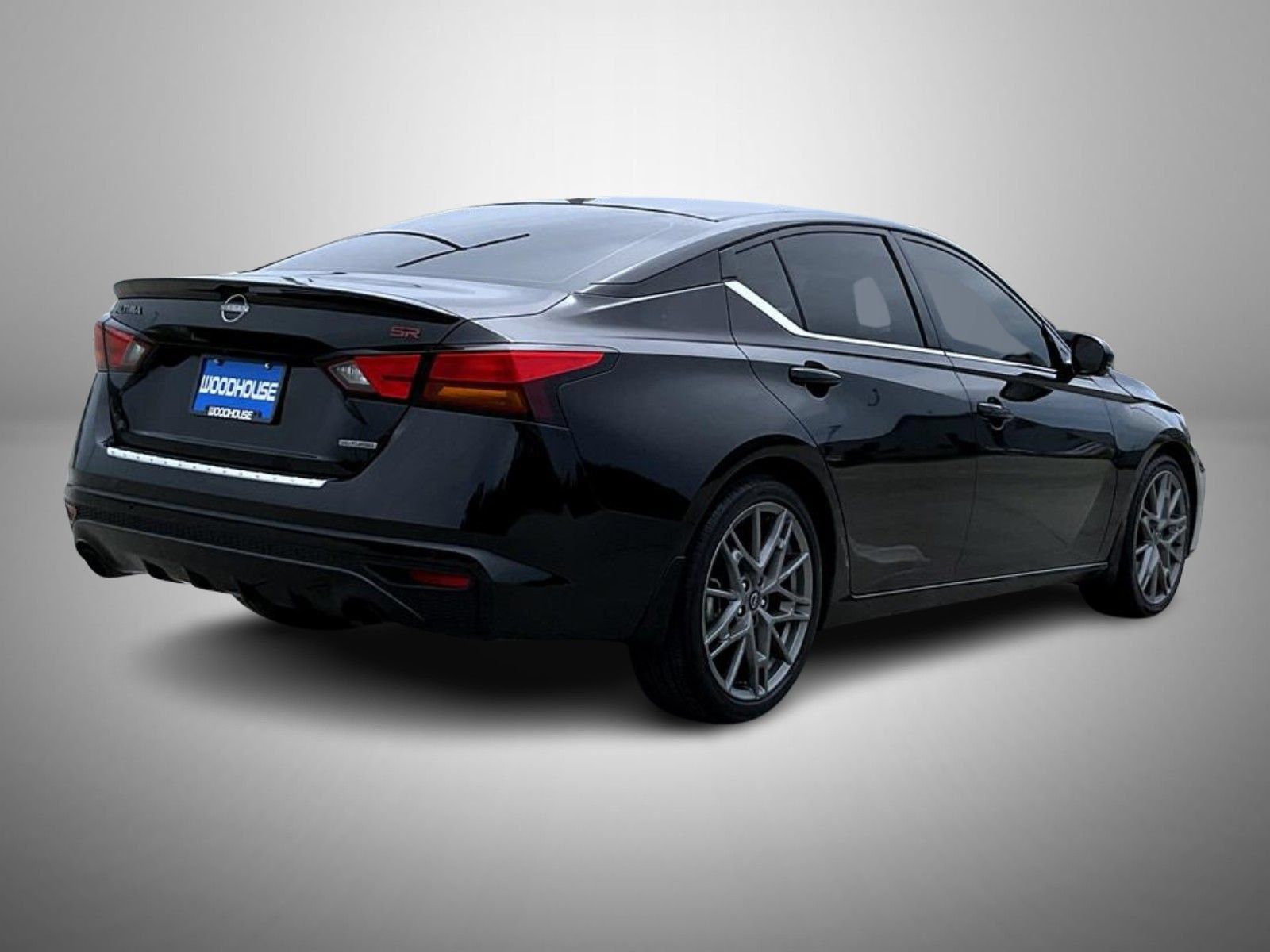 Used 2023 Nissan Altima 2.0 SR FWD image 5