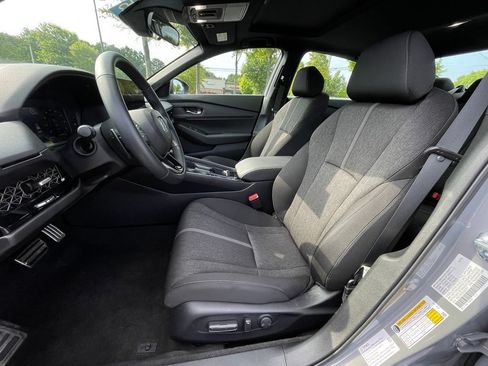 Used 2025 Honda Accord Sport image 25