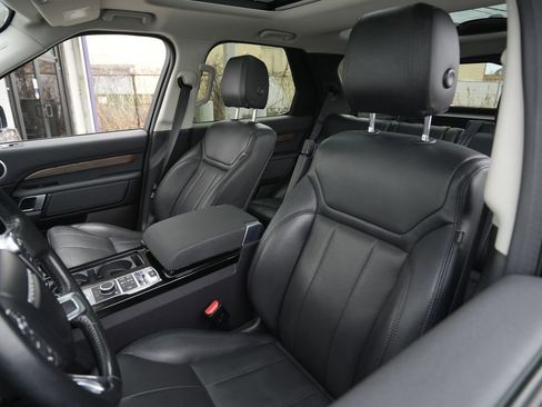 Used 2018 Land Rover Discovery HSE image 18
