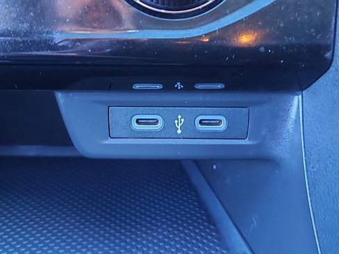 Certified 2023 Volkswagen Jetta SE w/ Panoramic Sunroof Package image 12