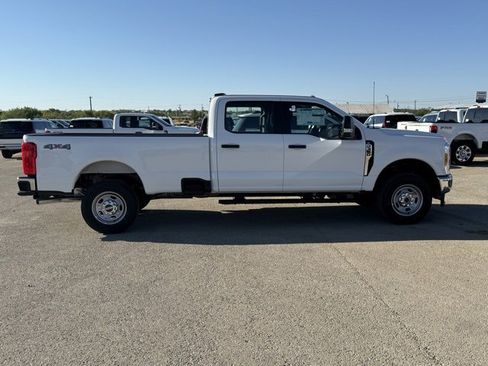 New 2026 Ford F350 XL w/ XL Chrome Package image 9