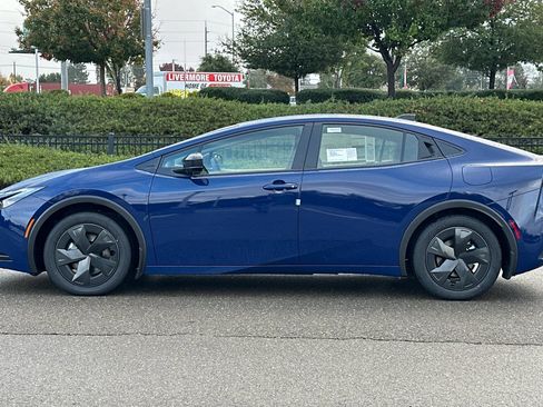New 2026 Toyota Prius Plug-In Hybrid FWD image 9