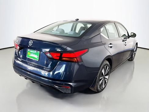 Used 2021 Nissan Altima 2.5 SV image 10