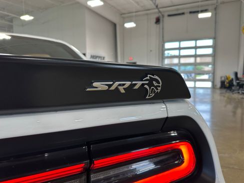 Used 2022 Dodge Challenger SRT Hellcat RWD image 9