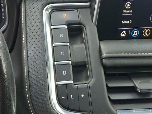 Used 2021 GMC Yukon SLT w/ SLT Premium Package image 17