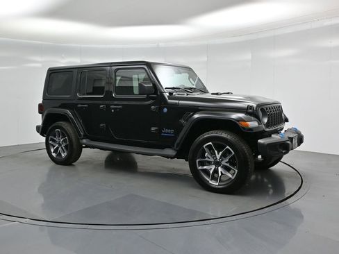 Used 2024 Jeep Wrangler Unlimited image 22