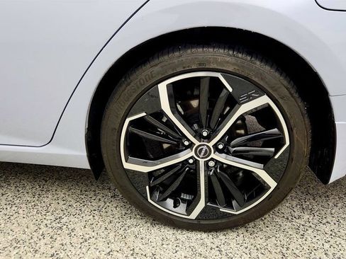 Used 2024 Nissan Altima 2.5 SR w/ SR Premium Package image 9