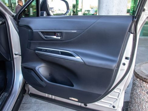 Used 2021 Toyota Venza Limited w/ Advanced Technology Package image 20