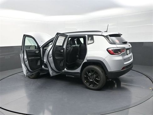 New 2026 Jeep Compass Latitude image 29