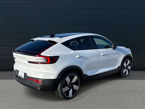 Certified 2024 Volvo C40 P8 Recharge Ultimate image 5