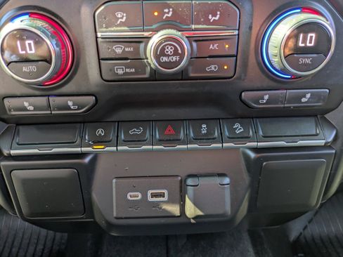 Used 2021 Chevrolet Silverado 1500 LT AWD/4WD image 24
