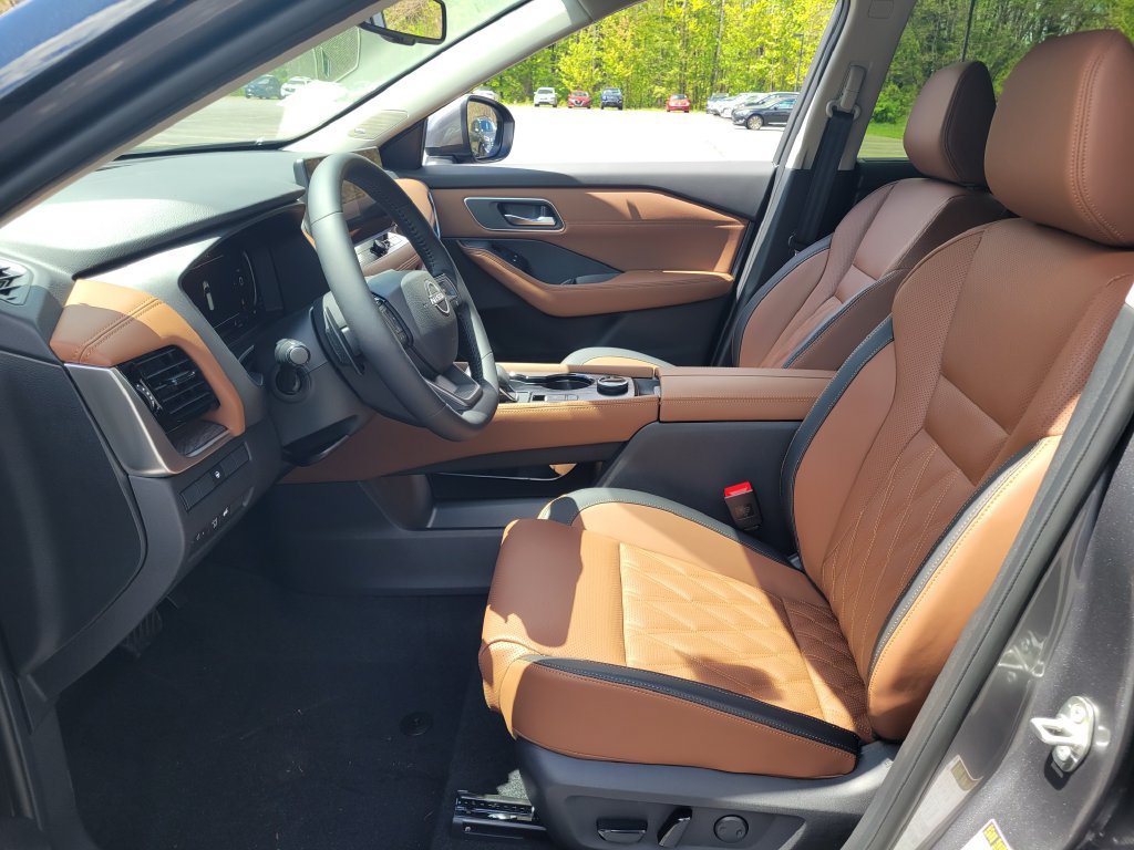 New 2026 Nissan Rogue Platinum AWD/4WD image 12