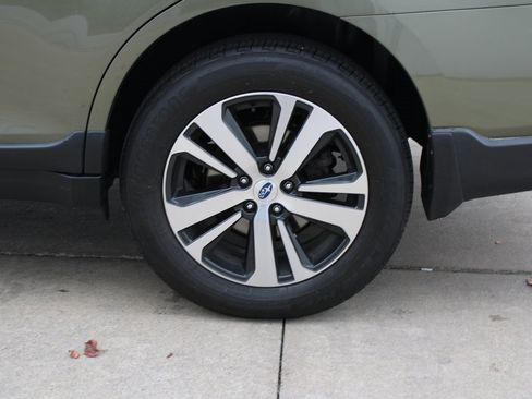 Used 2019 Subaru Outback 2.5i Limited w/ Popular Package #2 image 28