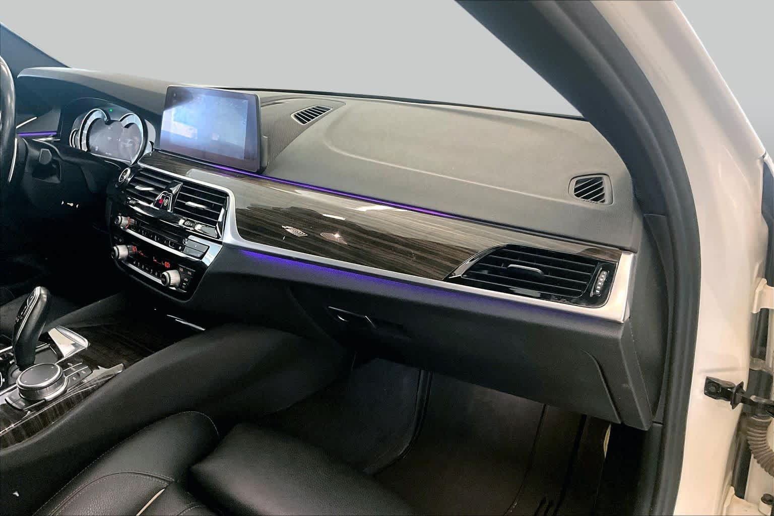 Used 2019 BMW 530i w/ Convenience Package RWD image 16