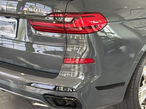 Used 2022 BMW X7 M50i image 7