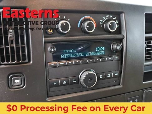 Used 2021 Chevrolet Express 3500 w/ Driver Convenience Package RWD image 19