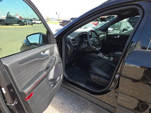 Used 2025 Ford Escape ST-Line w/ Tech Pack #1 image 8