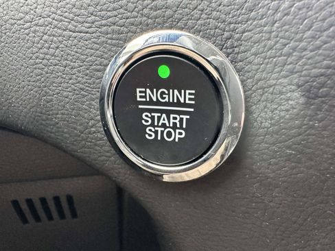 Used 2023 Ford Edge SE w/ Black Appearance Package image 21