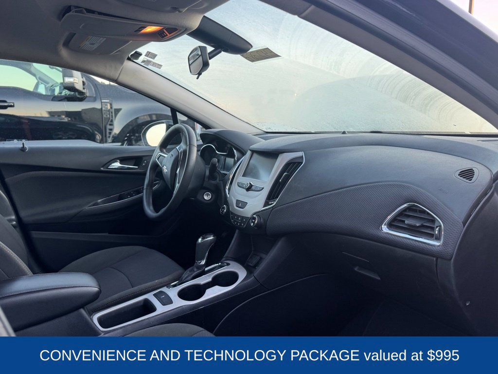 Used 2017 Chevrolet Malibu LT FWD image 16
