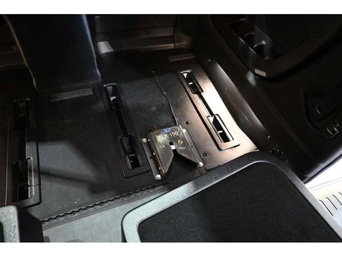 Used 2024 Toyota Sienna Platinum FWD image 22