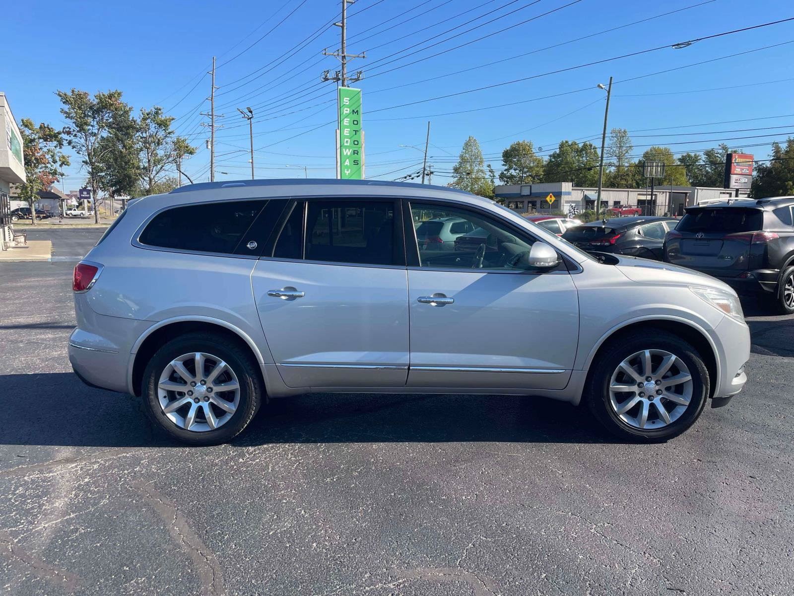Used 2016 Buick Enclave Premium w/ Experience Buick Package FWD image 9