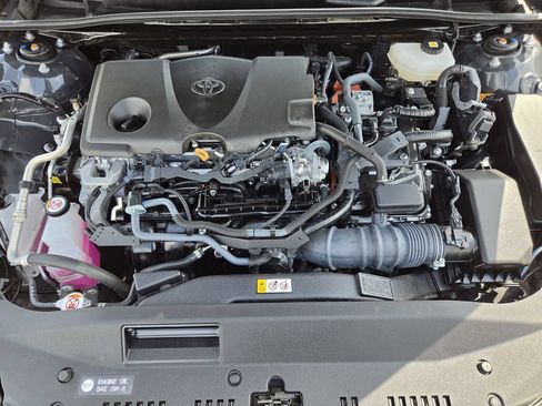 Used 2025 Toyota Camry SE FWD image 31