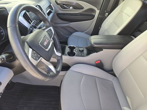 Used 2022 GMC Terrain SLT w/ Infotainment Package II image 16