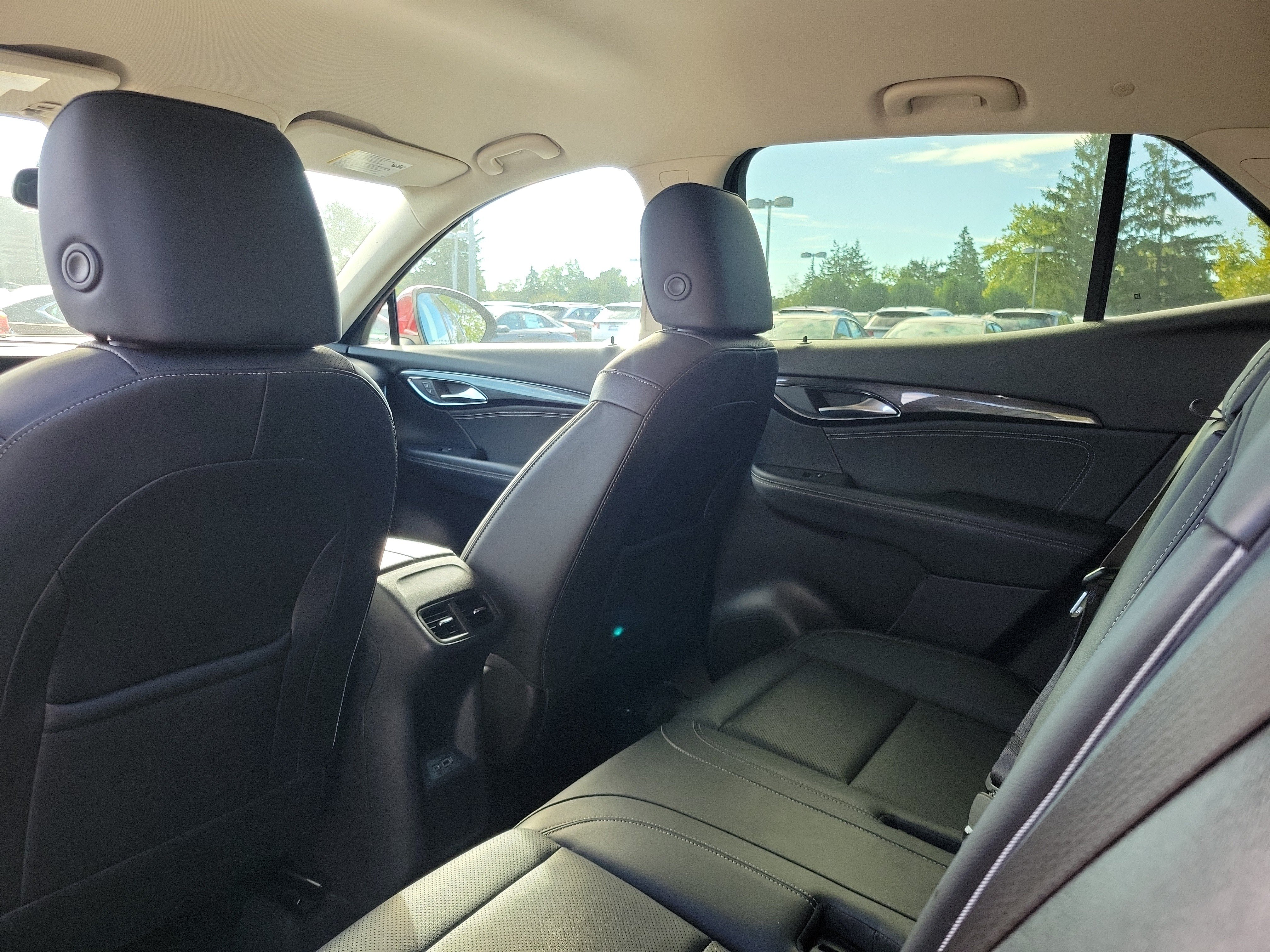Used 2023 Buick Envision Essence FWD image 14