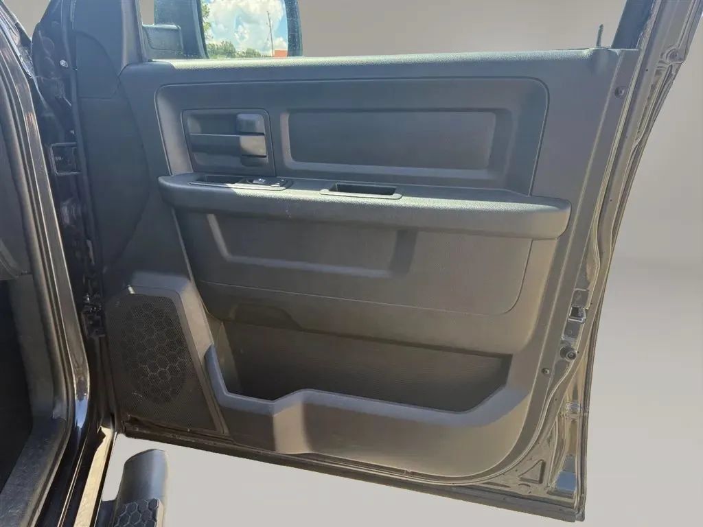 Used 2016 RAM 1500 Express AWD/4WD image 24