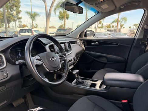 Used 2020 Kia Sorento LX w/ LX I4 Convenience Package image 15