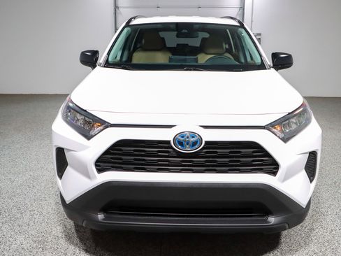 Used 2021 Toyota RAV4 LE AWD/4WD image 4